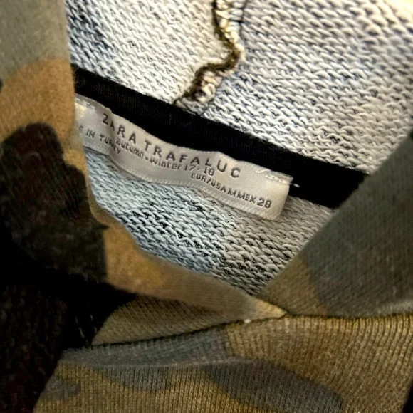 Zara Camo Sweatshirt with arm detail - Picture 3 of 3